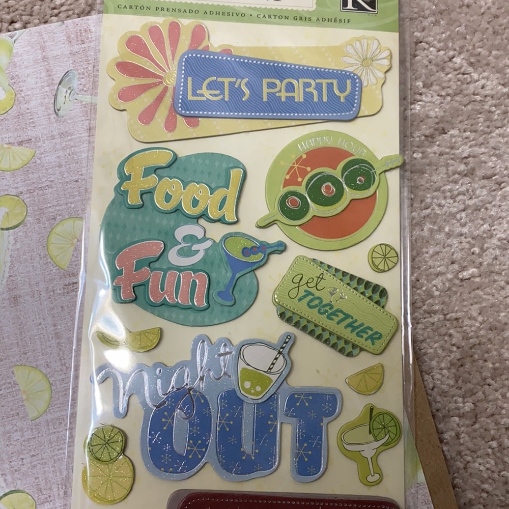 Scrapbooking bundle - Picture 3 of 4